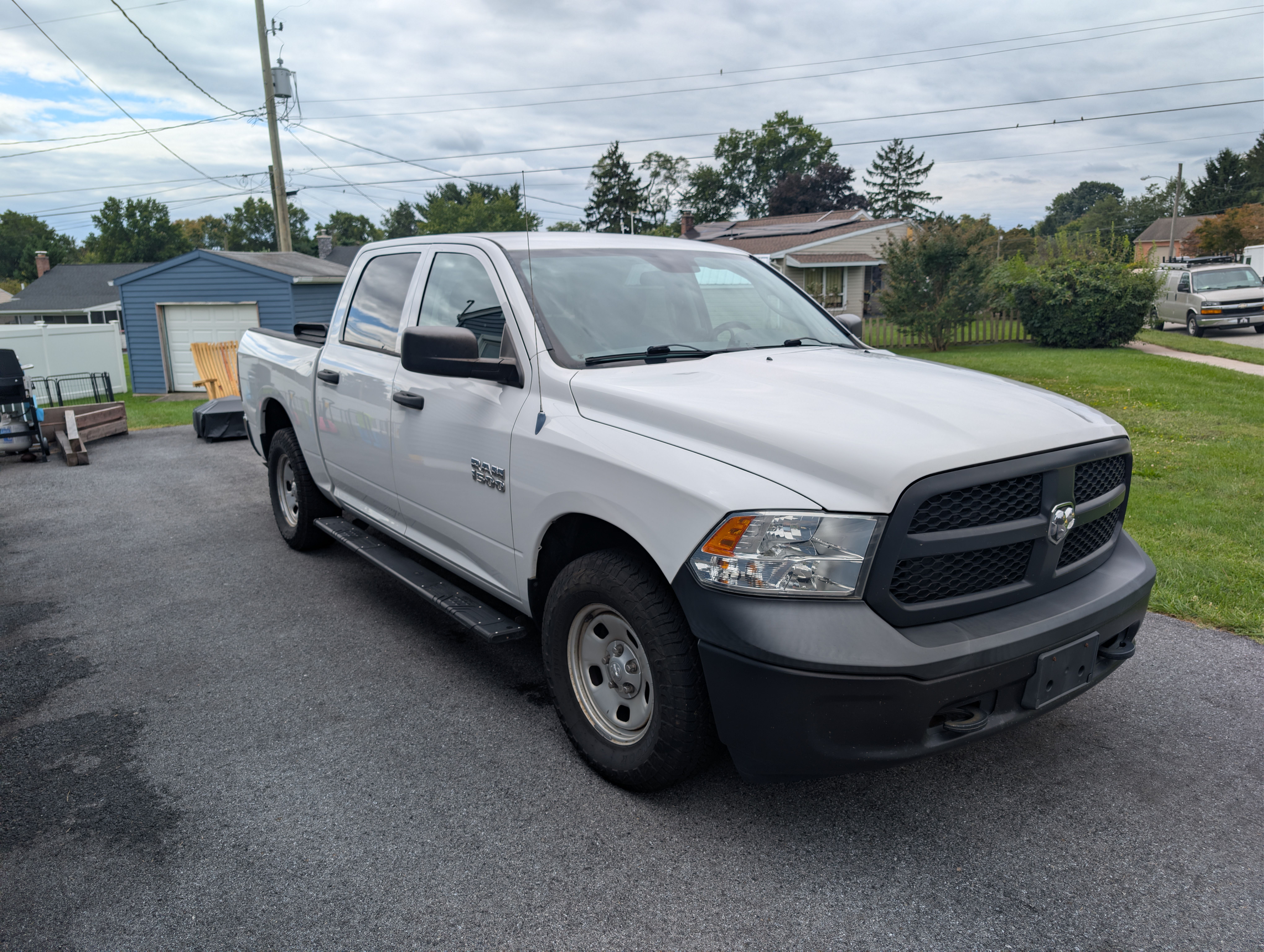 Used 2014 RAM 1500 ST AWD/4WD image 4