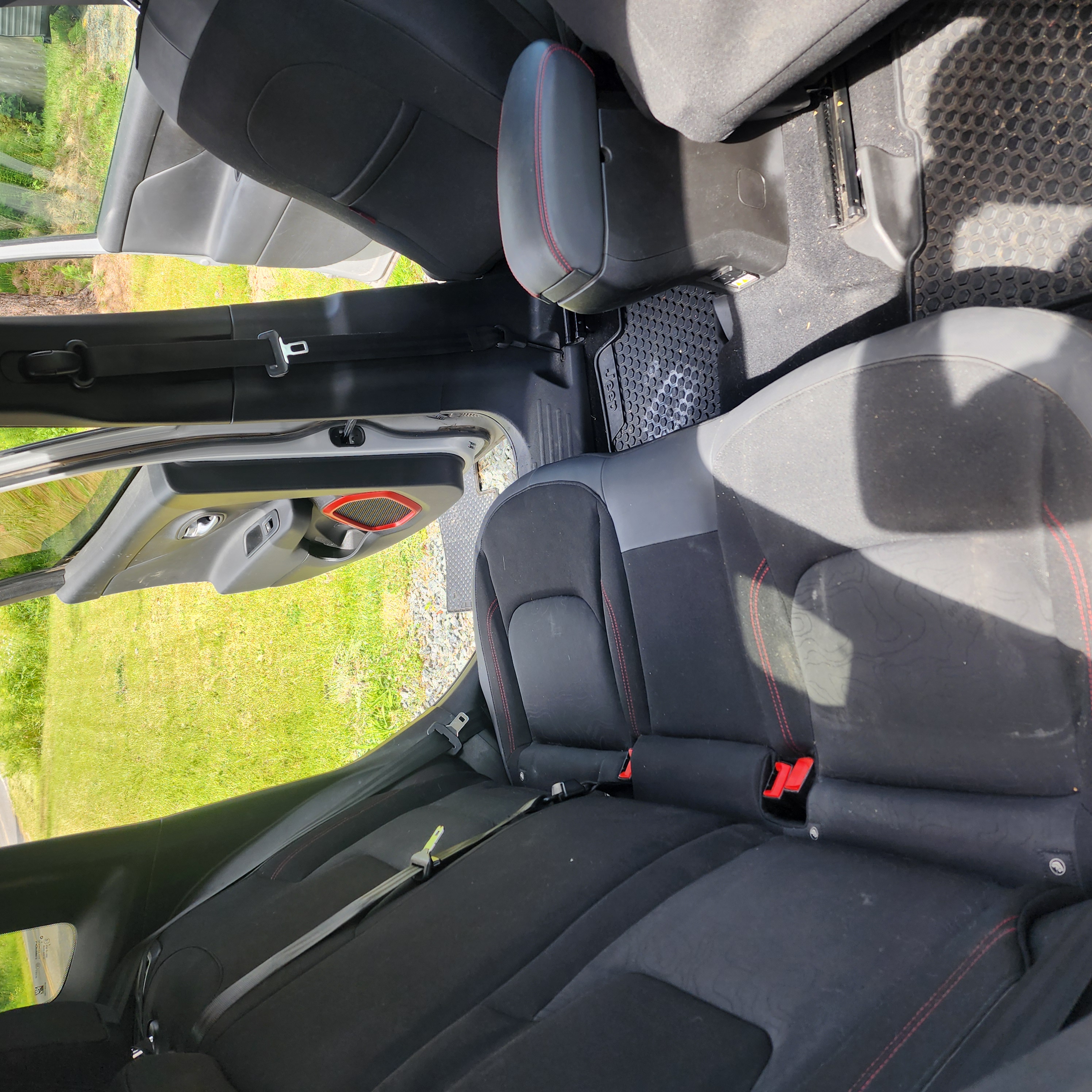 Used 2017 Jeep Renegade Trailhawk w/ Trailer Tow Group AWD/4WD image 15