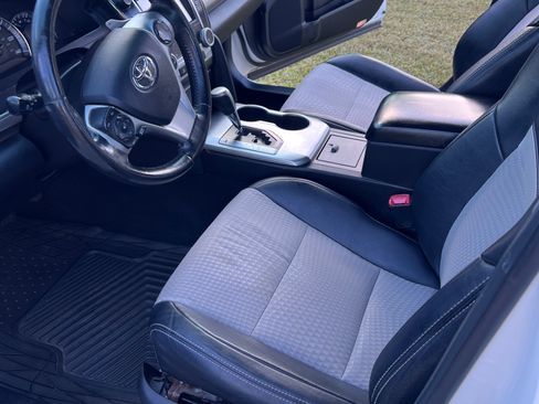 Used 2014 Toyota Camry SE image 10