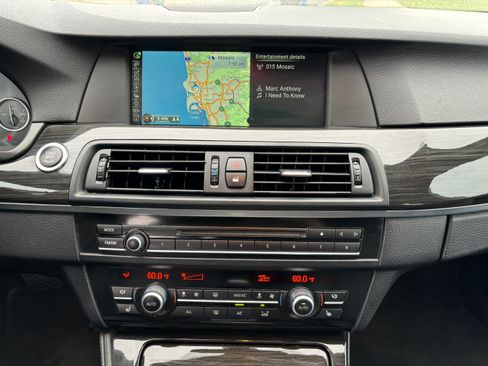 Used 2013 BMW 550i xDrive Sedan image 17