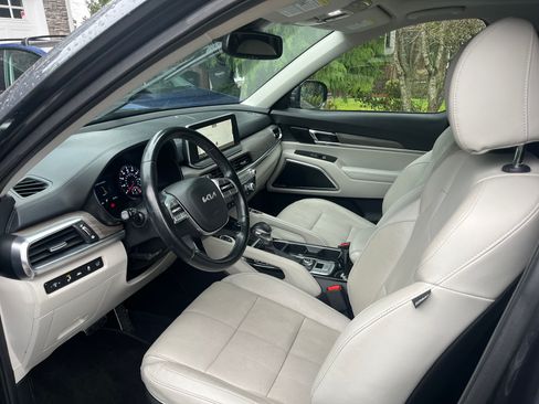 Used 2022 Kia Telluride SX w/ Nightfall Edition Package image 6