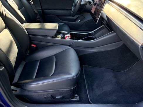 Used 2018 Tesla Model 3 Mid Range RWD image 5