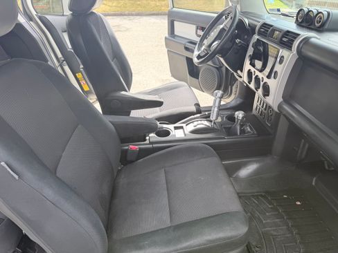 Used 2008 Toyota FJ Cruiser 4WD image 8
