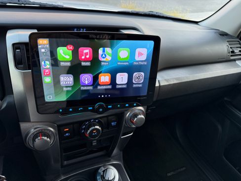 Used 2018 Toyota 4Runner SR5 Premium image 9