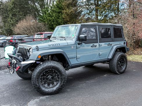 Used 2015 Jeep Wrangler Unlimited Sport image 2