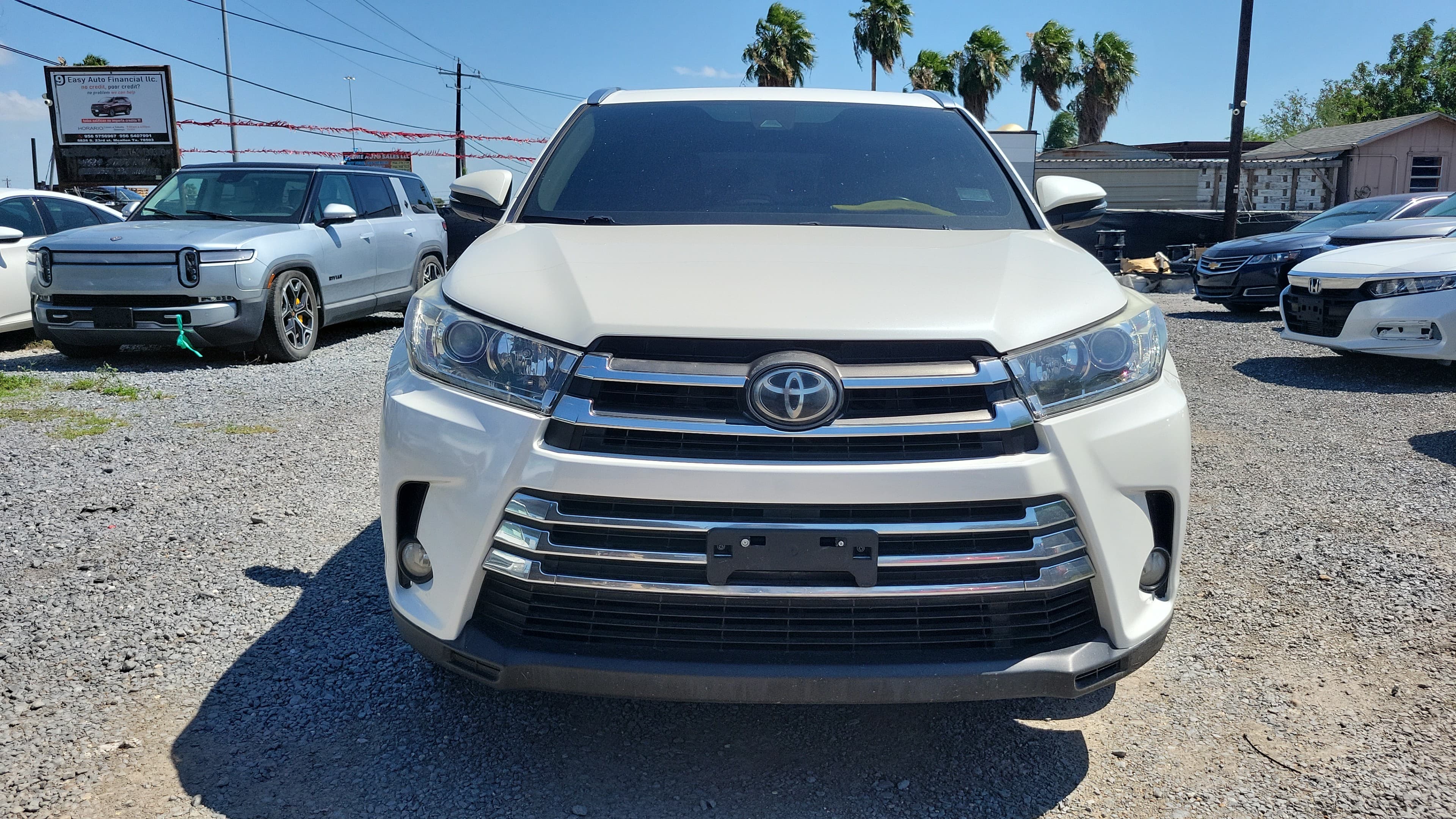 Used 2017 Toyota Highlander Limited FWD image 1