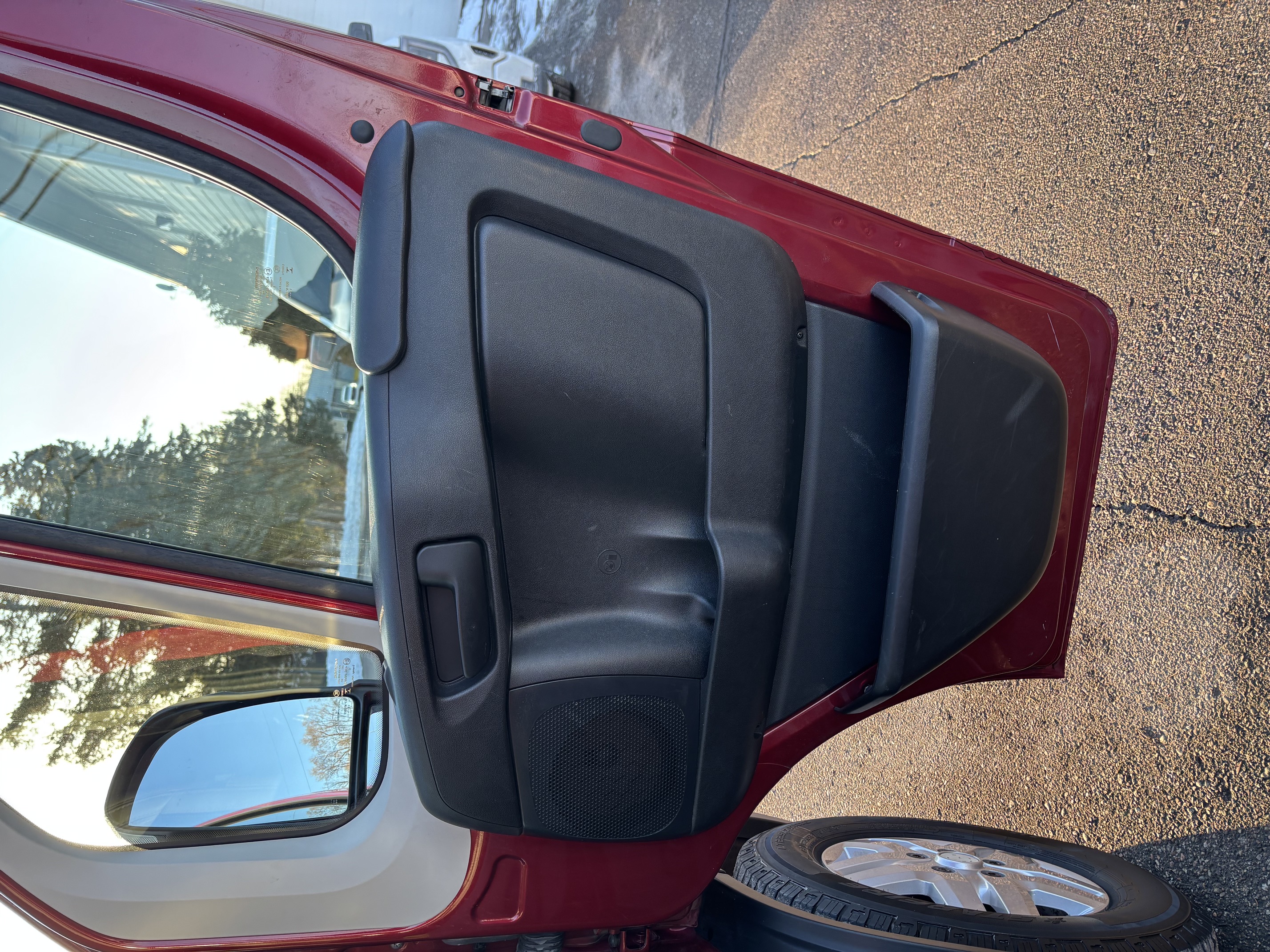 Used 2020 RAM ProMaster 2500 w/ Premium Appearance Group FWD image 15