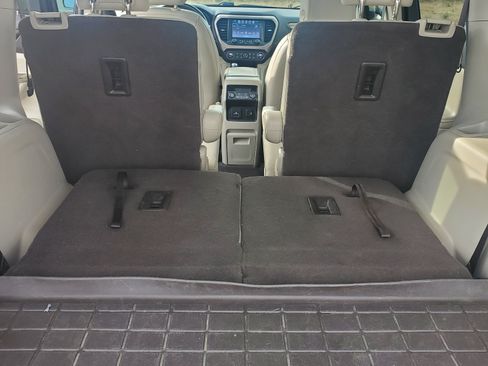 Used 2018 GMC Acadia Denali image 11