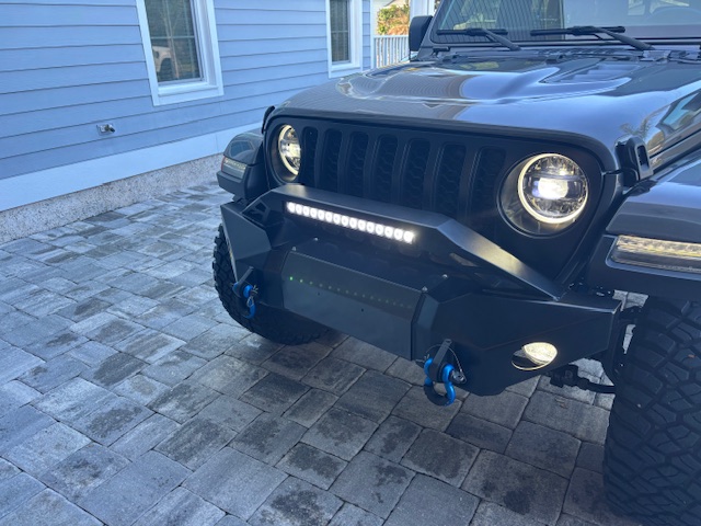 Used 2023 Jeep Gladiator Sport AWD/4WD image 12
