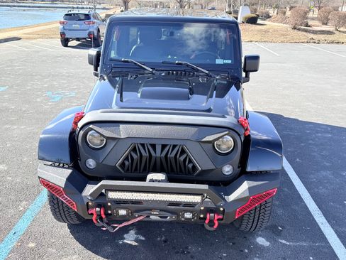 Used 2018 Jeep Wrangler Unlimited Sahara image 5