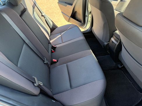 Used 2017 Toyota Corolla LE image 9