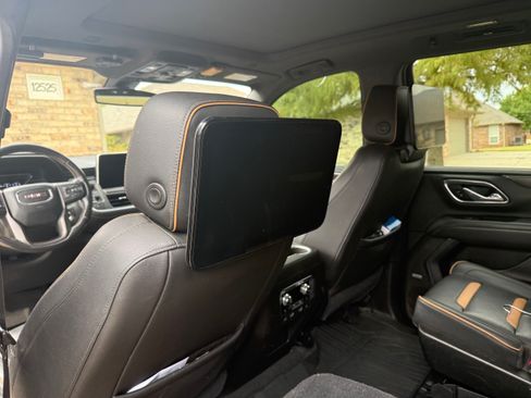 Used 2021 GMC Yukon AT4 w/ AT4 Premium Plus Package AWD/4WD image 9