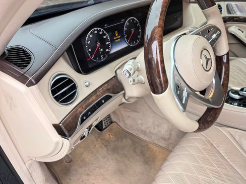 Used 2018 Mercedes-Benz S 560 Sedan image 14