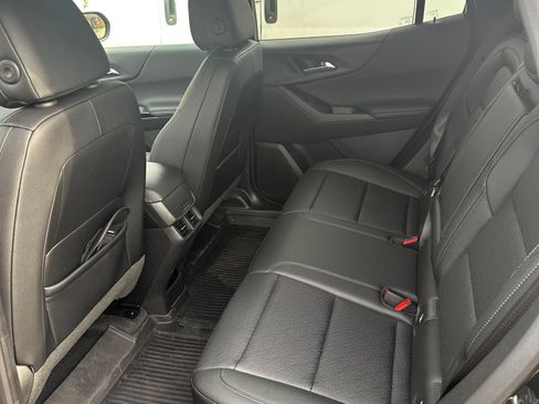 Used 2026 Chevrolet Equinox LT w/ Convenience Package II image 9