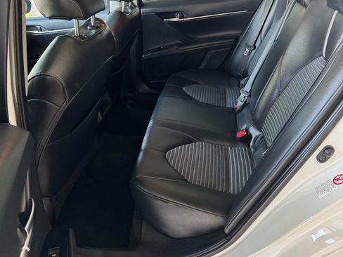 Used 2018 Toyota Camry SE w/ Convenience Package FWD image 20