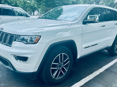 Used 2017 Jeep Grand Cherokee Limited AWD/4WD image 4