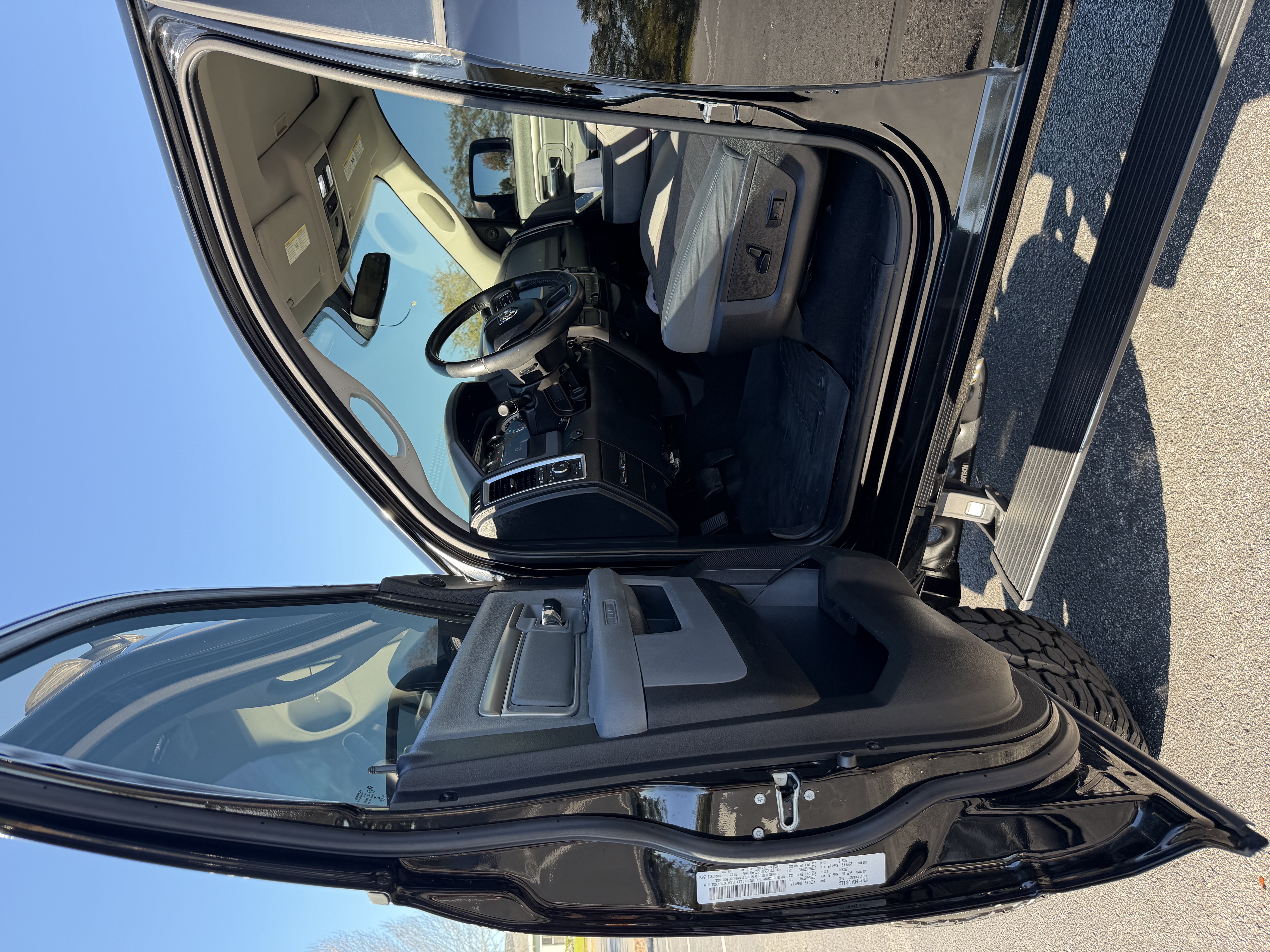 Used 2015 RAM 2500 Big Horn AWD/4WD image 10