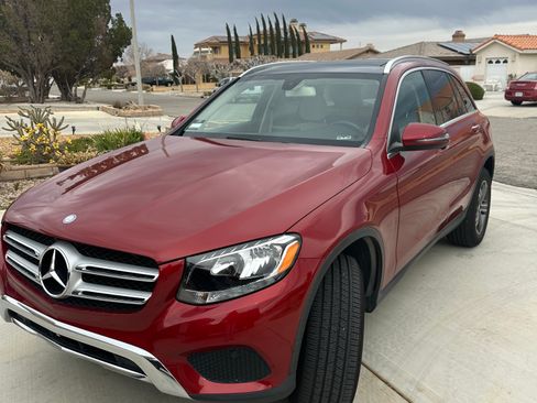 Used 2017 Mercedes-Benz GLC 300 4MATIC image 1