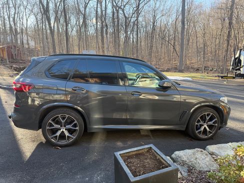 Used 2023 BMW X5 M50i w/ Executive Package image 1
