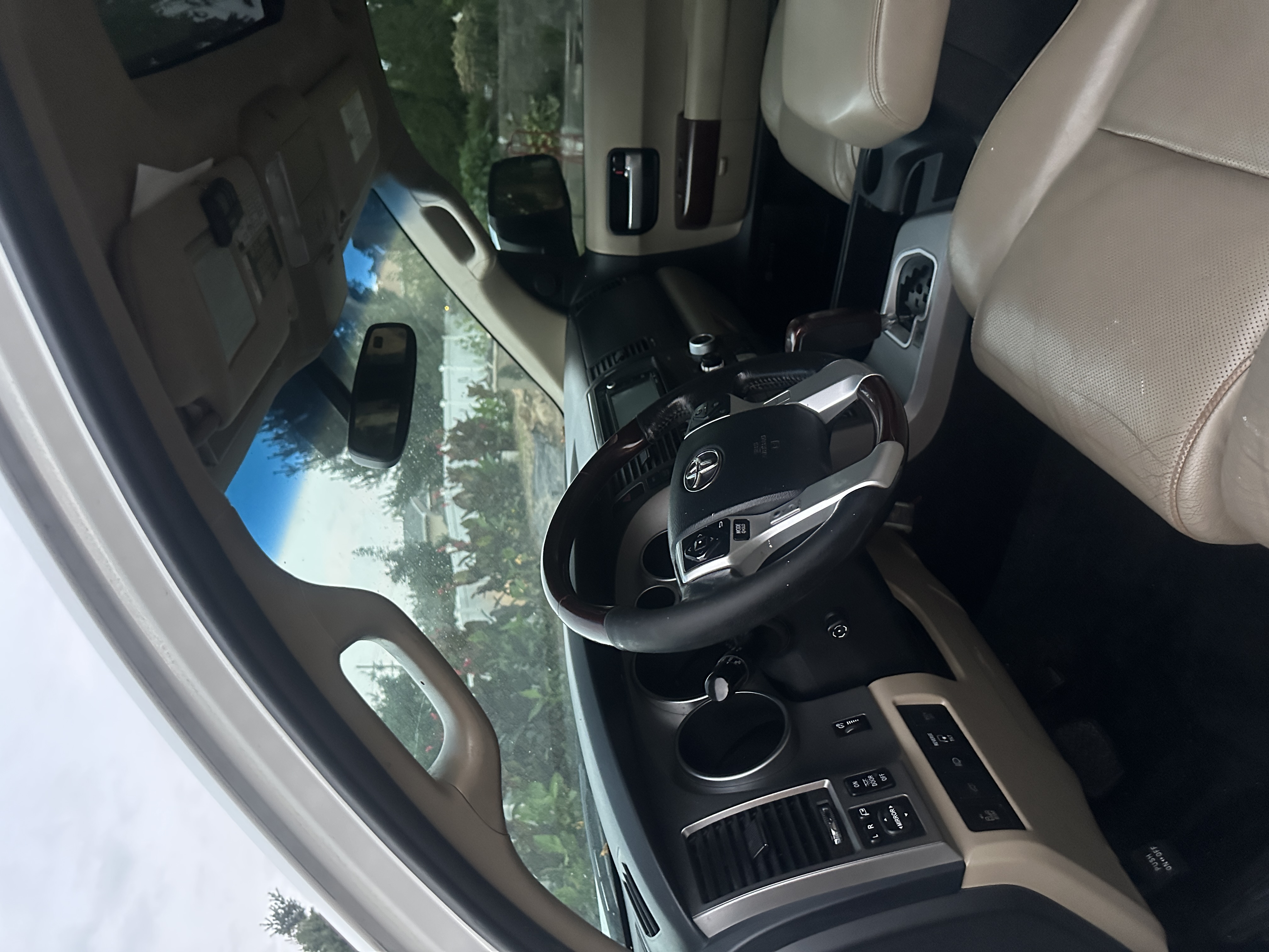 Used 2014 Toyota Sequoia Platinum AWD/4WD image 8