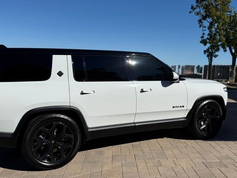 Used 2023 Rivian R1S Adventure image 2