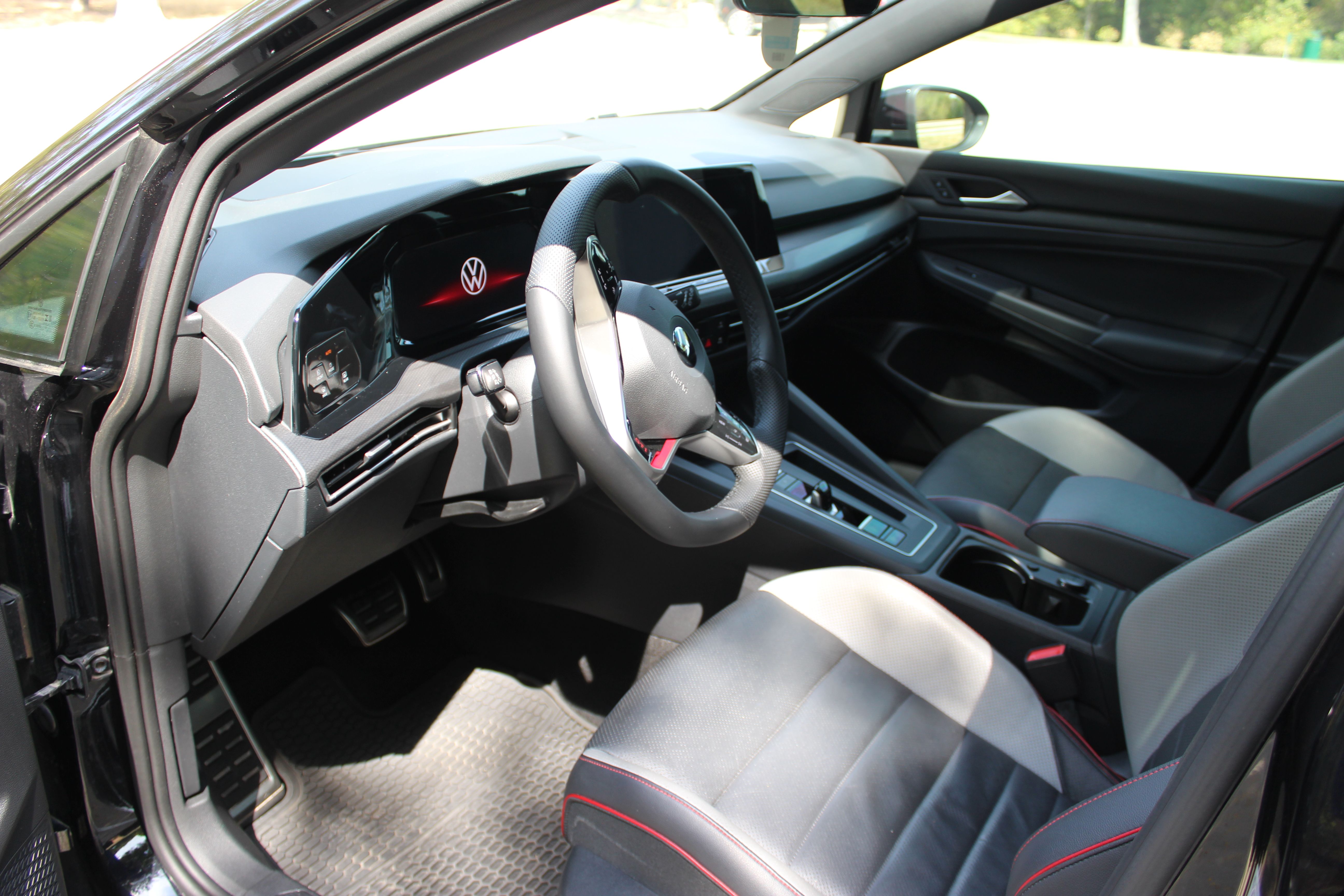 Used 2022 Volkswagen GTI Autobahn FWD image 22