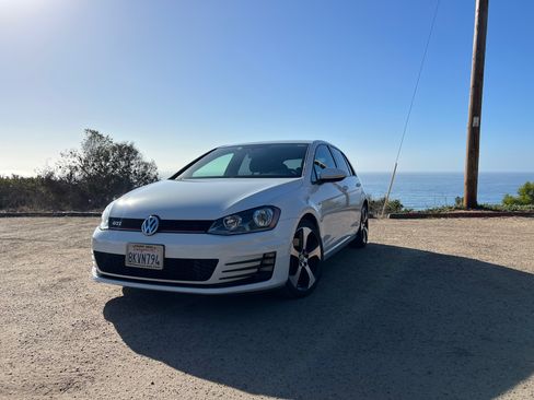 Used 2016 Volkswagen GTI S image 4