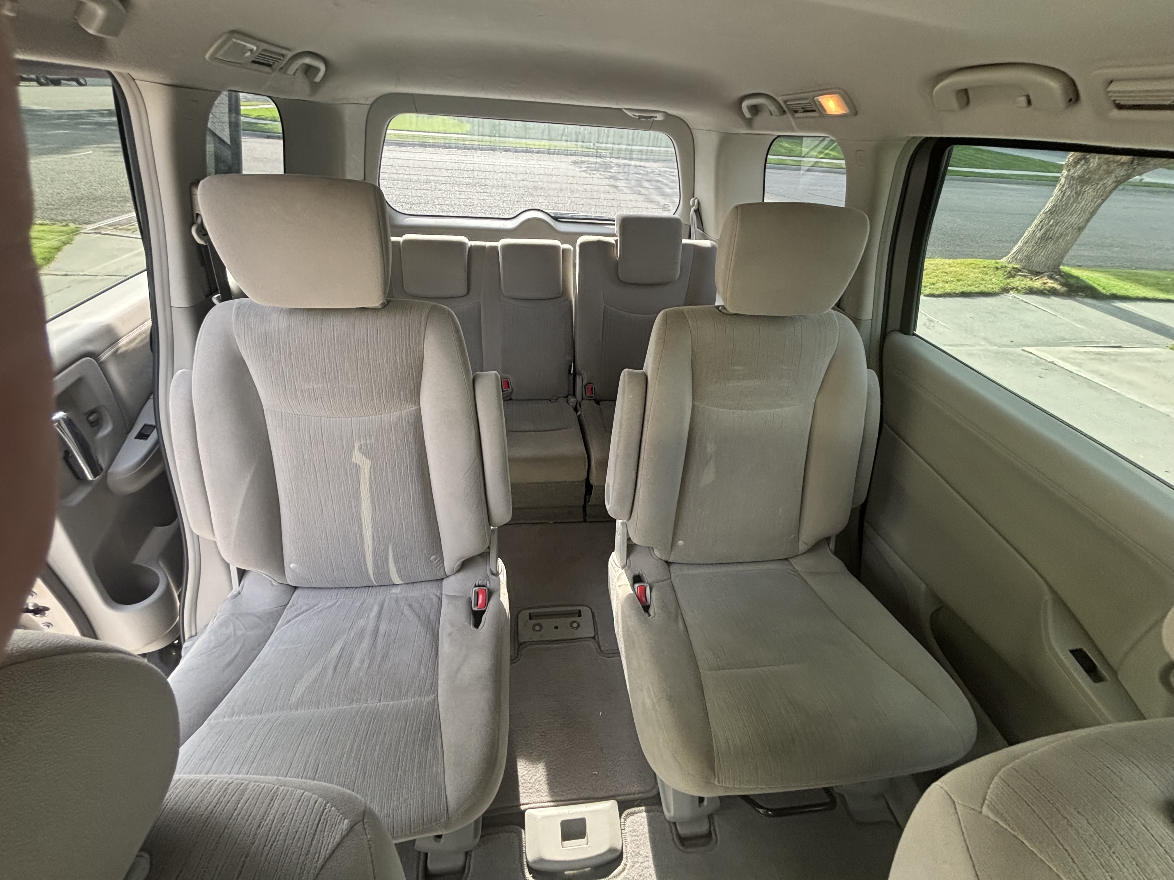Used 2017 Nissan Quest SV FWD image 2
