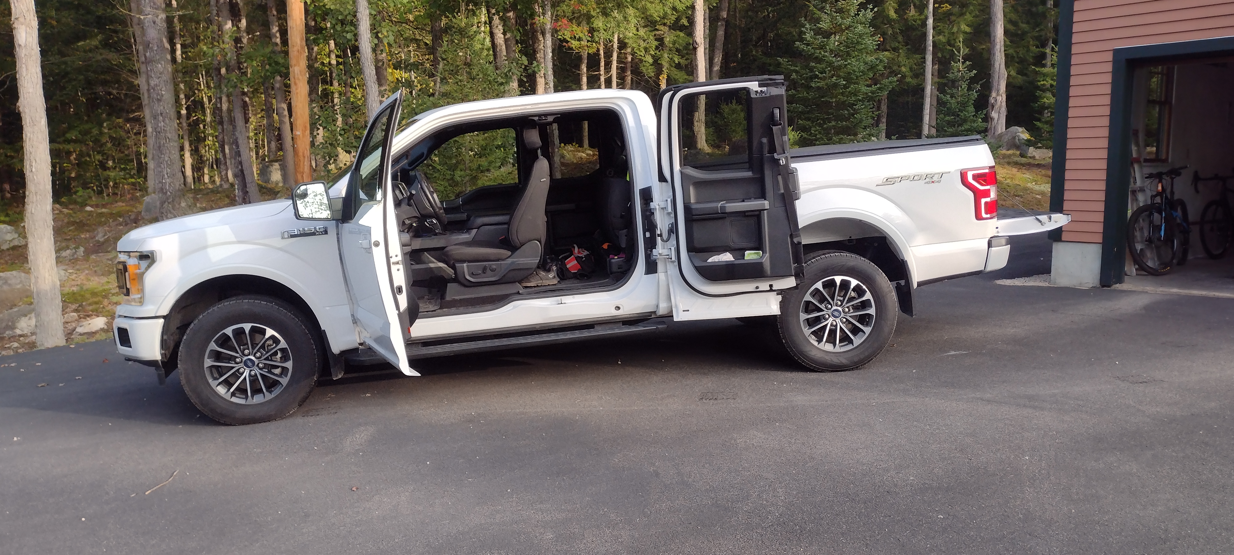 Used 2019 Ford F150 XLT w/ Equipment Group 302A Luxury AWD/4WD image 1