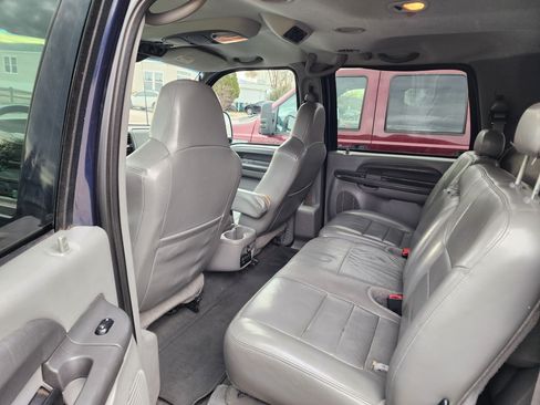 Used 2003 Ford Excursion XLT image 11