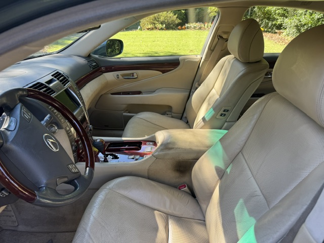 Used 2007 Lexus LS 460 RWD image 8