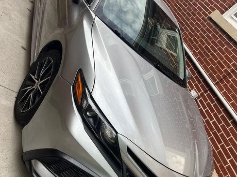 Used 2022 Toyota Camry SE FWD image 2