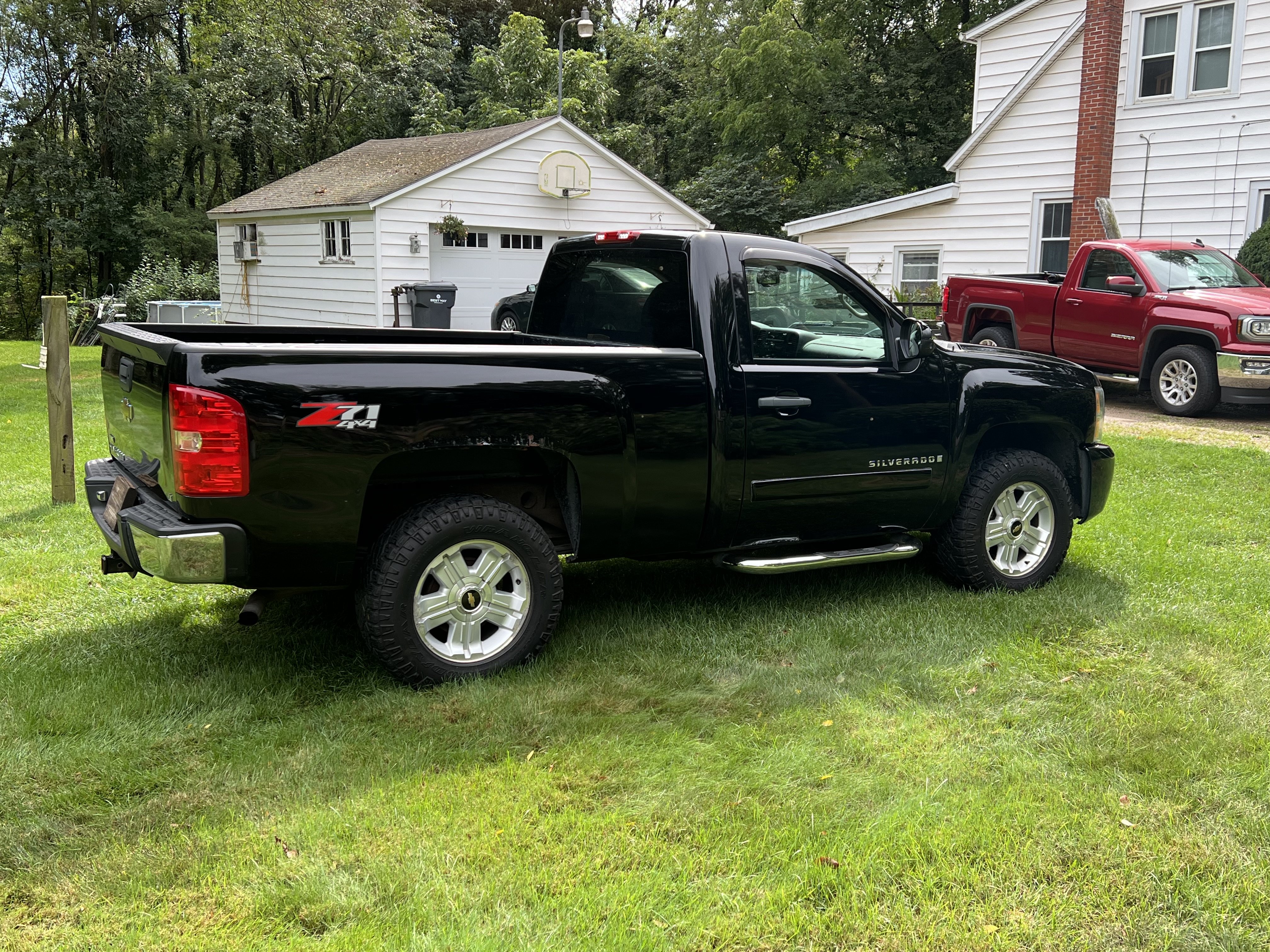Used 2008 Chevrolet Silverado 1500 LT w/ Suspension Package, Off-Road AWD/4WD image 9