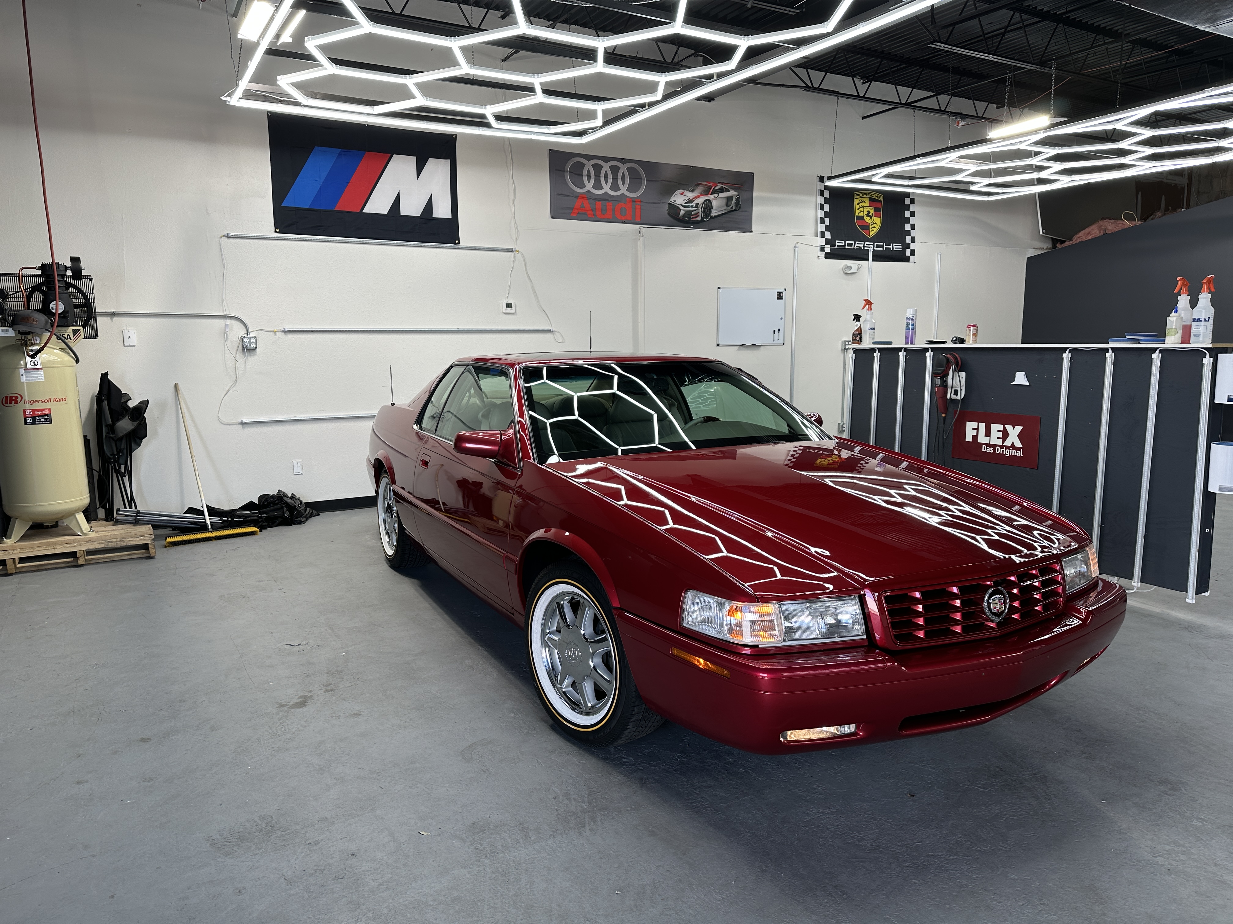 Used 2001 Cadillac Eldorado Touring FWD image 5