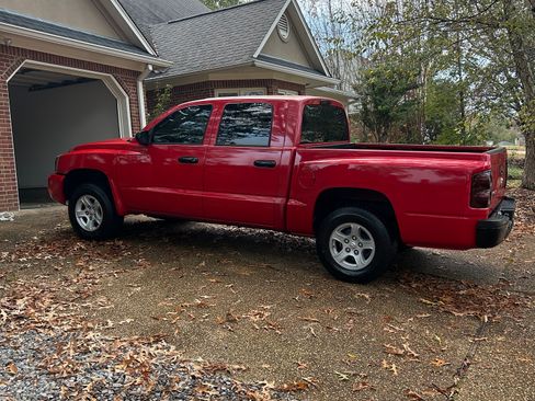 Used 2006 Dodge Dakota SLT image 2