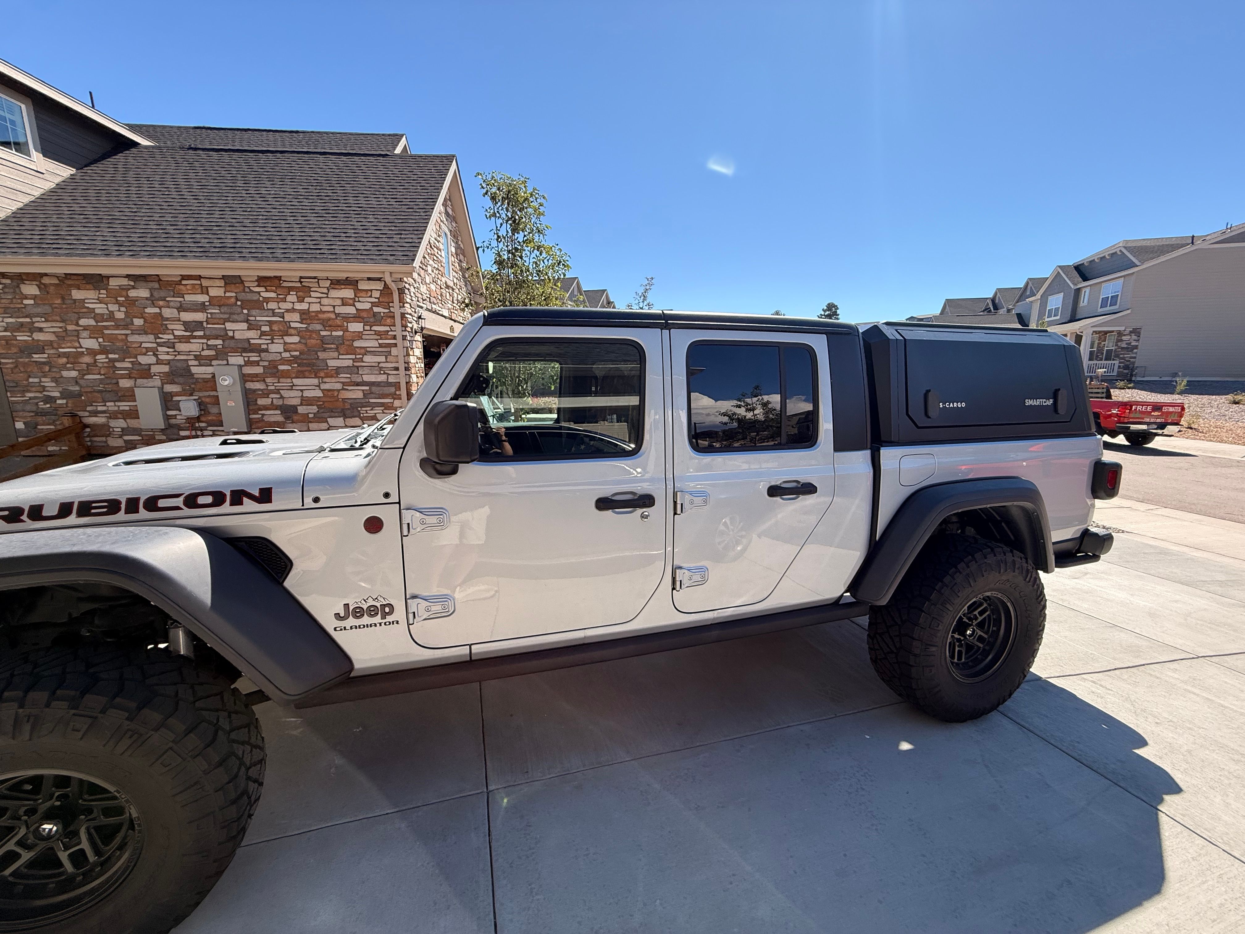 Used 2022 Jeep Gladiator Rubicon w/ Cold Weather Group AWD/4WD image 2
