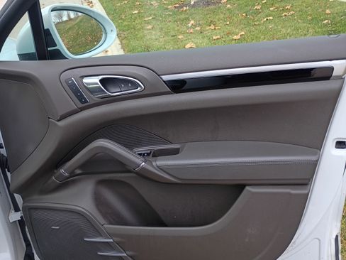 Used 2016 Porsche Cayenne S image 14