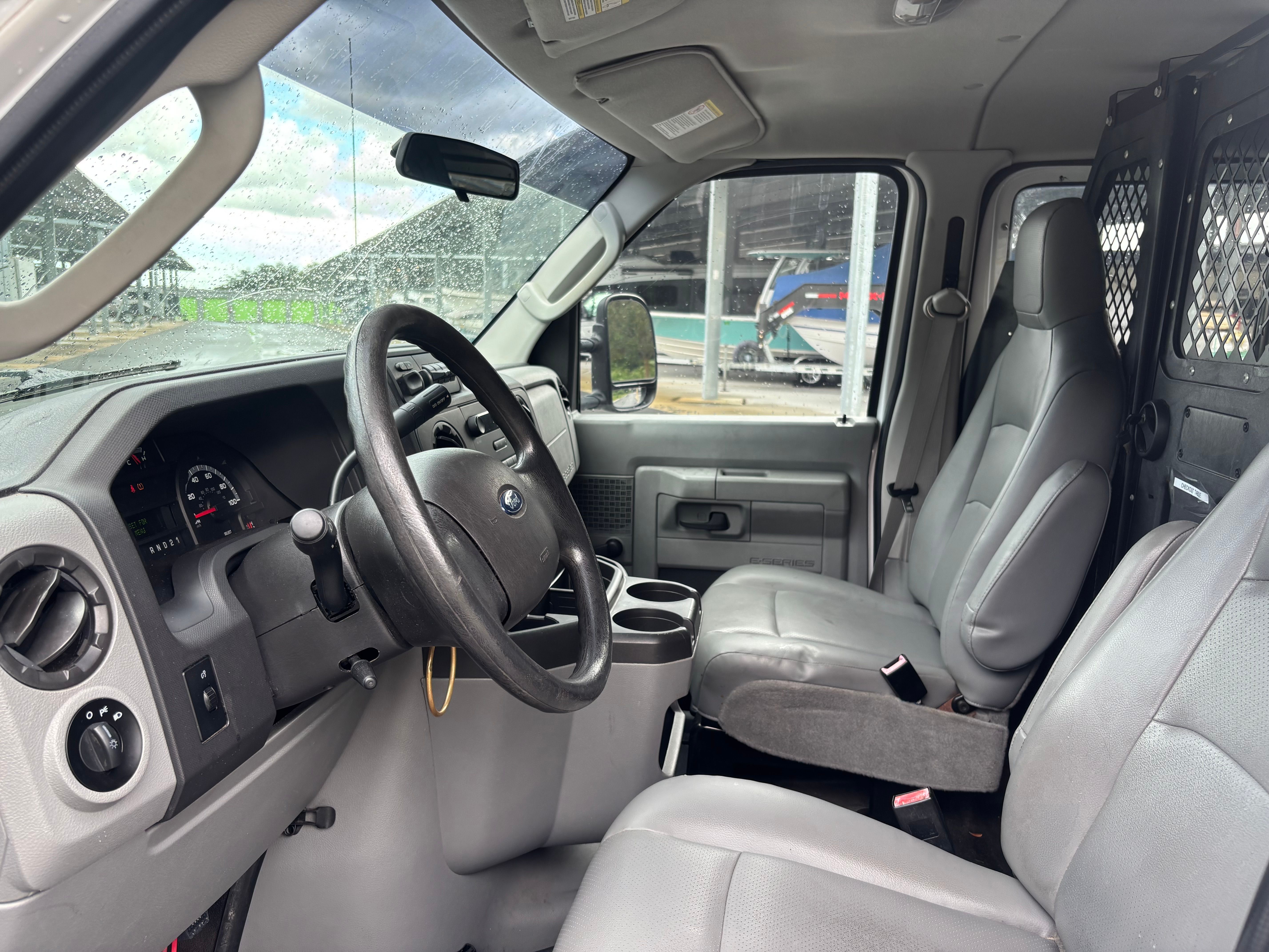Used 2014 Ford E-350 and Econoline 350 Extended Super Duty RWD image 9