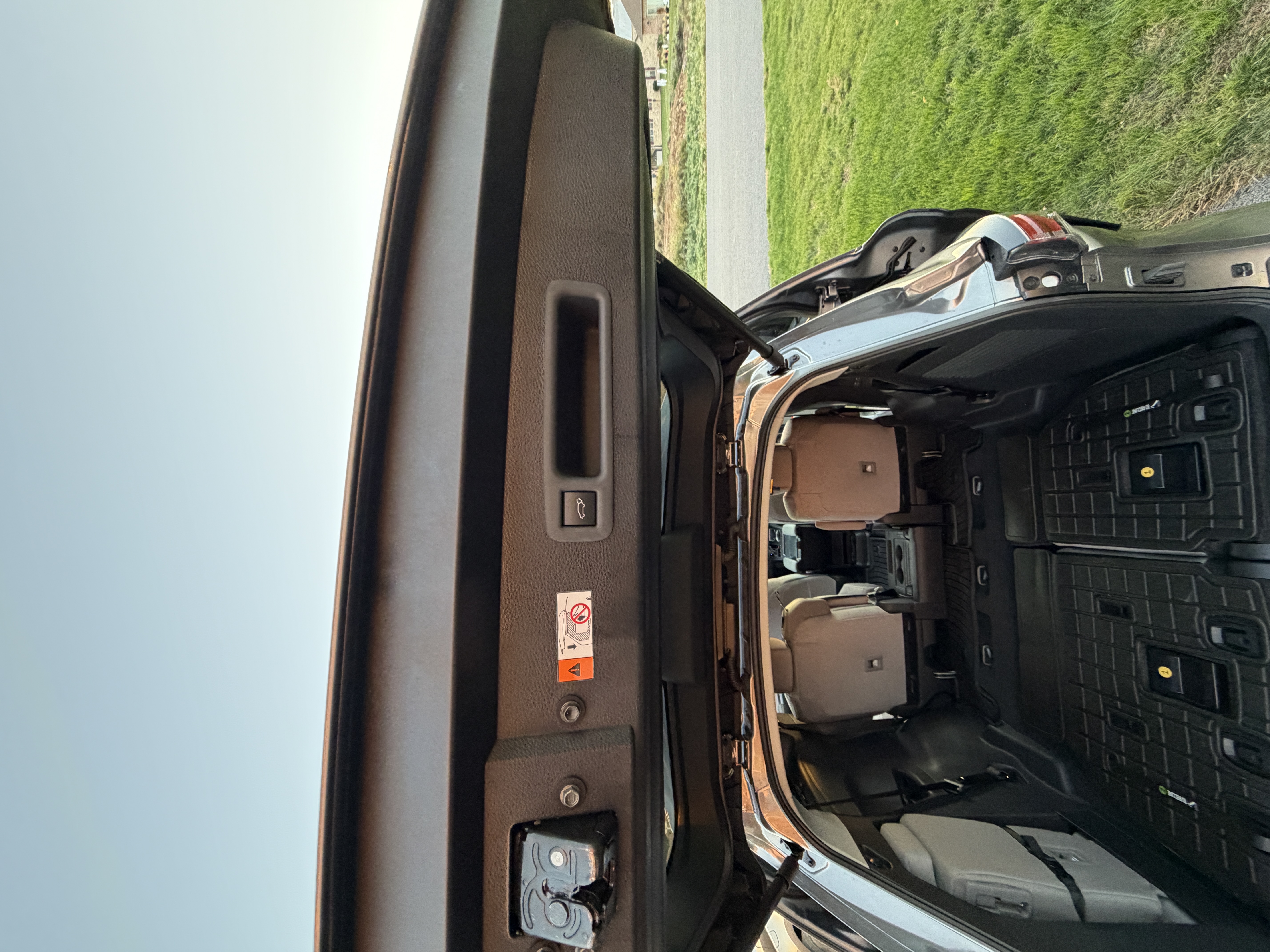 Used 2026 Toyota Sienna LE FWD image 8