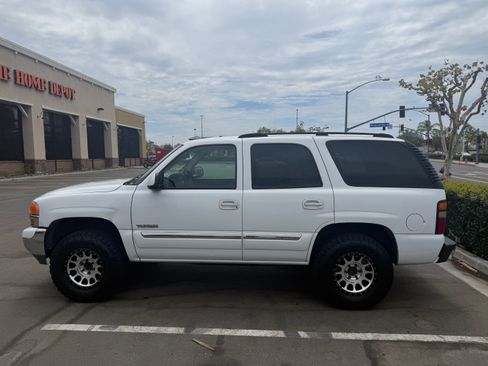 Used 2004 GMC Yukon SLE RWD image 1