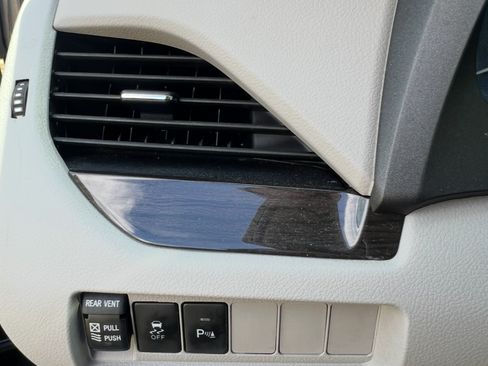 Used 2018 Toyota Sienna XLE w/ XLE Navigation Package image 8