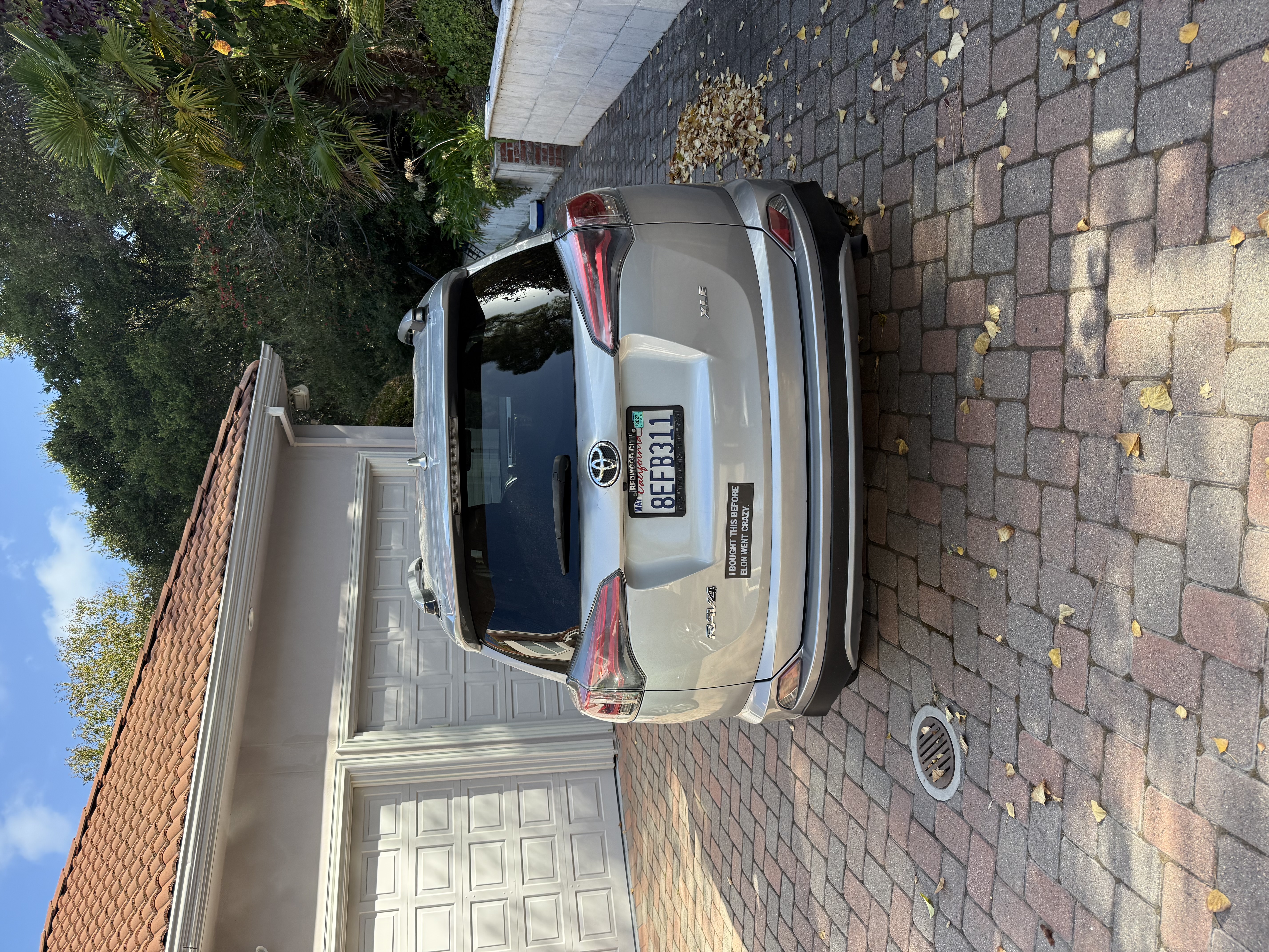 Used 2018 Toyota RAV4 XLE FWD image 11