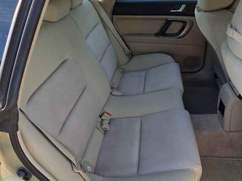 Used 2007 Subaru Outback 2.5i image 7