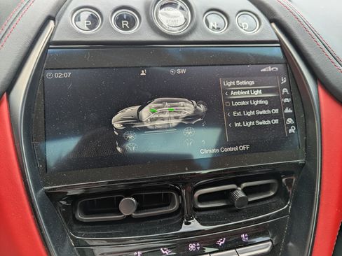 Used 2021 Aston Martin DBX AWD/4WD image 28