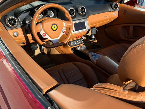 Used 2010 Ferrari California image 11