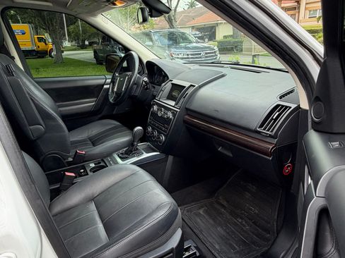 Used 2014 Land Rover LR2 HSE AWD/4WD image 14