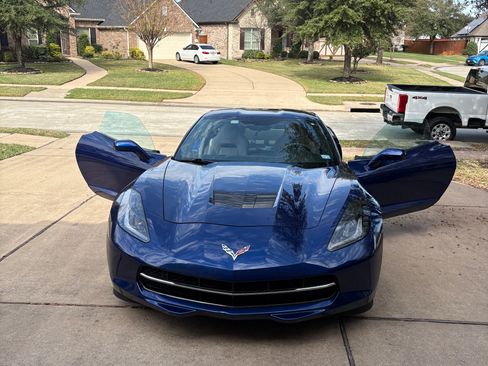 Used 2017 Chevrolet Corvette Stingray Coupe w/ 1LT image 11