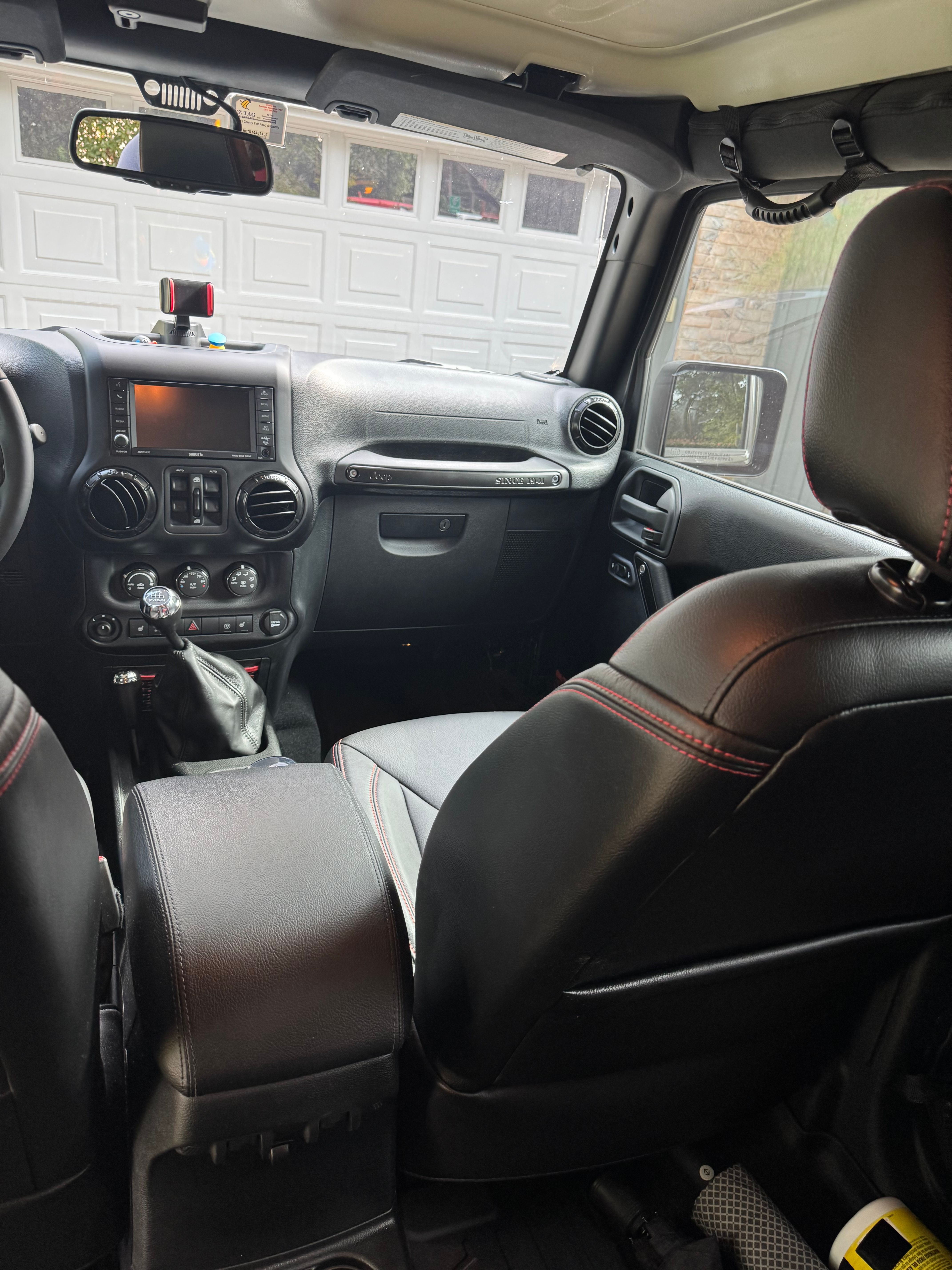 Used 2017 Jeep Wrangler Unlimited Rubicon AWD/4WD image 11