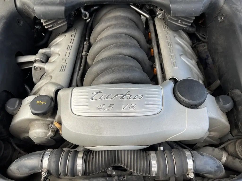 Used 2006 Porsche Cayenne Turbo S AWD/4WD image 2