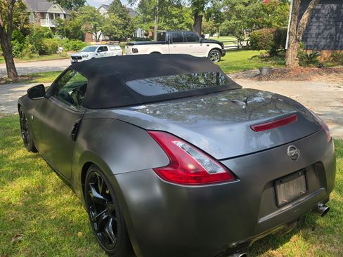 Used 2012 Nissan 370Z Touring w/ Sport Pkg RWD image 5